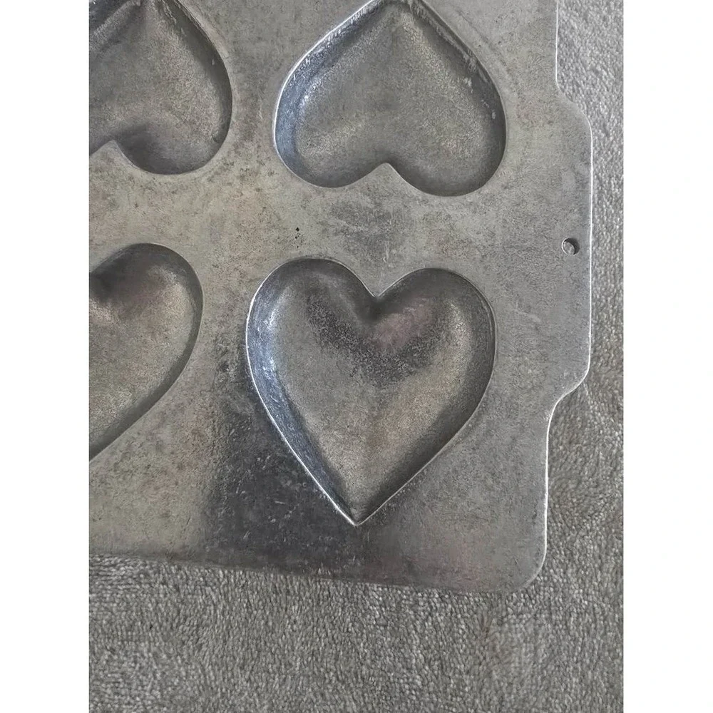 Vintage Heart Pan Candy Mold Baking Hearts Wall Hanging 9.5